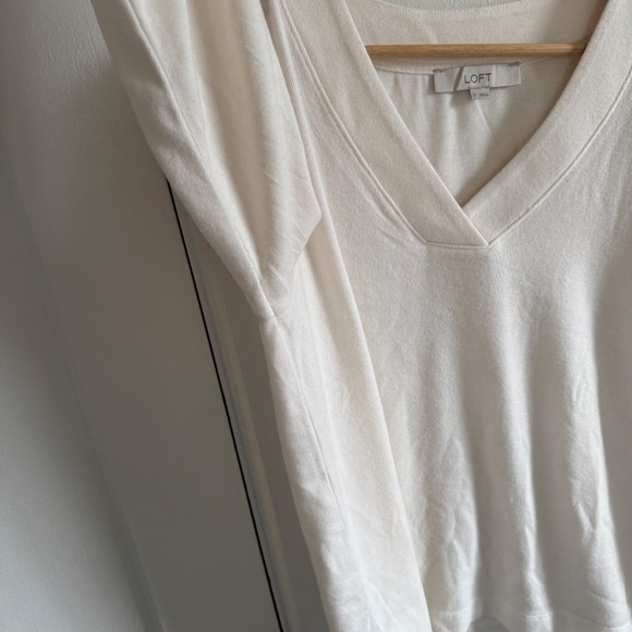 LOFT V-Neck Knit Top with Ruched Sleeves - Cream / Bone size S - Picture 3 of 7